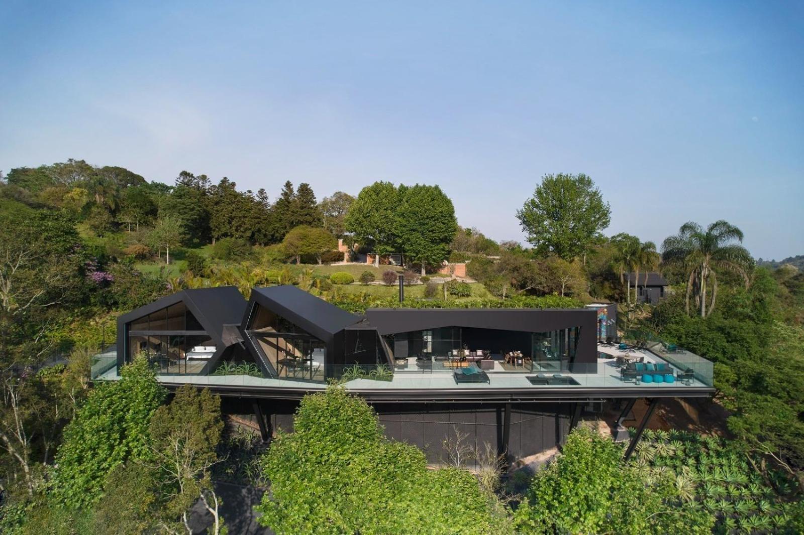 Unique Garden Hotel Mairipora Bilik gambar